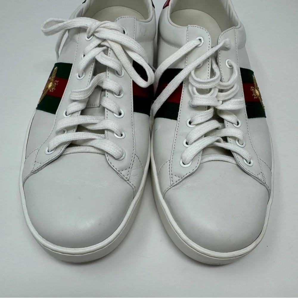 GUCCI Ace Embroidered Gold Bee White Sneakers with Red and Green Stripe